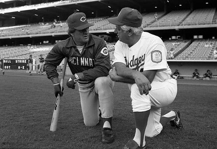 640px-Tommy_Lasorda_and_Pete_Rose.jpg