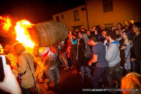 tar-barrels-ottery-st-mary-devon-2015-4249(pp_w768_h512).jpg