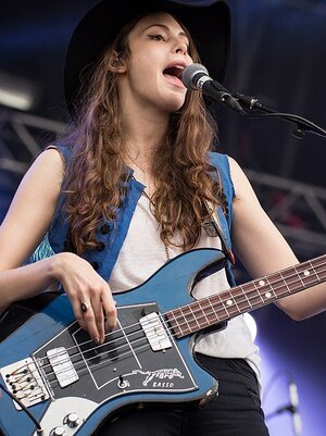 Sean_Lennon_and_The_Ghost_of_a_Saber_Tooth_Tiger_-_WeekEnd_des_Curiosités_2015-3845_06_(cropped).jpg