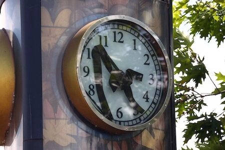 0_clock-hands-mel-1212659 copy.jpg