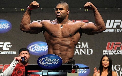 alistairovereem_2190017b.jpg