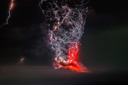 Perfect-Fear-Volcanic-Lightning-777x519.jpg