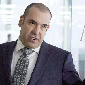 the-louis-litt-conundrum-v0-3pndvjv20sjb1.jpg
