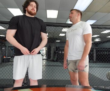 mma-guru-isnt-fat-like-we-thought-v0-aear4q62hp4c1.jpg