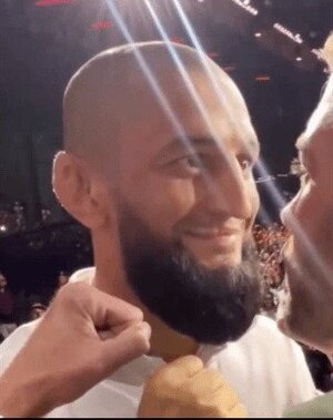 ufc-319-main-event-face-off-v0-m.jpg