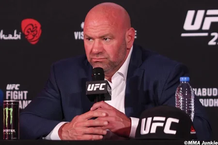 dana-is-furious-in-the-presser-over-ufc-304-v0-tdmucn0fs9fd1.webp