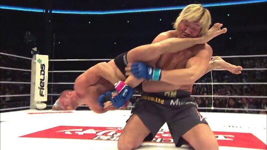 fedor-emelianenko-60-securing-an-armbar-vs-hong-man-choi-72-v0-0pobqbcr5aac1-2155552979.jpeg