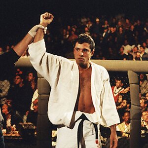 Royce-Gracie-UFC-1024x1024-2610222782.jpg