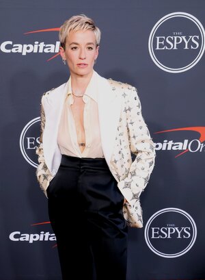 megan-rapinoe-blond-hair-color.jpg